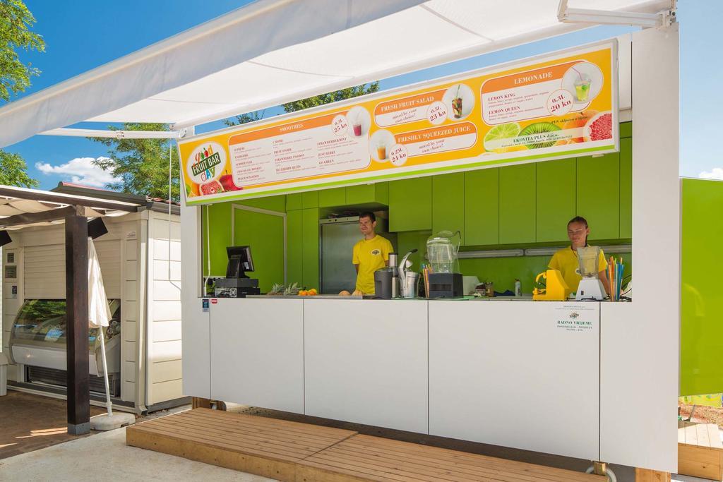 Mobile Homes Premium Vista Mare Park Umag By Camp4You Exterior foto
