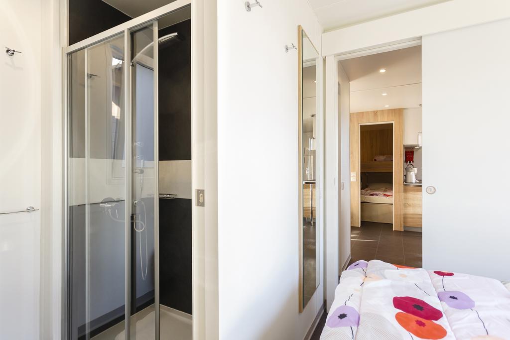 Mobile Homes Premium Vista Mare Park Umag By Camp4You Exterior foto
