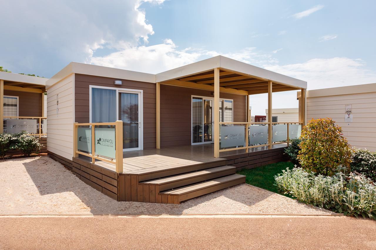 Mobile Homes Premium Vista Mare Park Umag By Camp4You Exterior foto